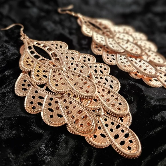Beautiful Rose Gold Press Tin Dangling Earrings - Picture 2 of 6